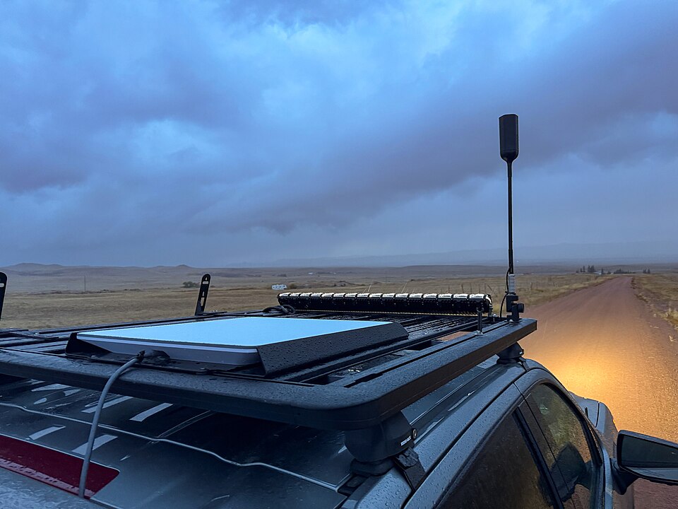 Starlink Flat Panel Dish on Roof of Truck